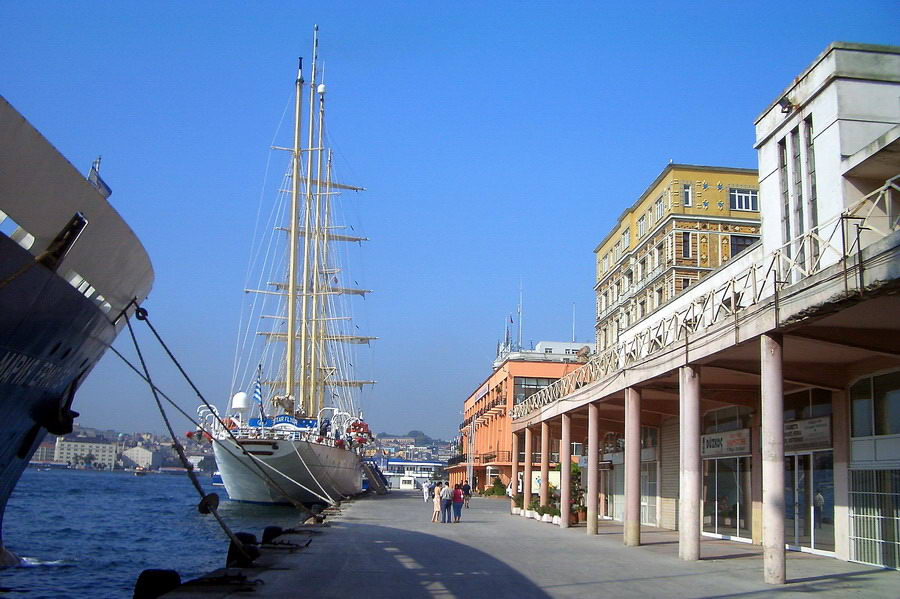 Круизник STARFLYER (Luxemburg) в порту Каракё (Стамбул)
