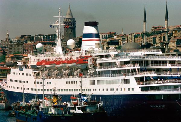 Marco Polo (быв?. Александр Пу?кин) в порту Каракё (Стамбул)
