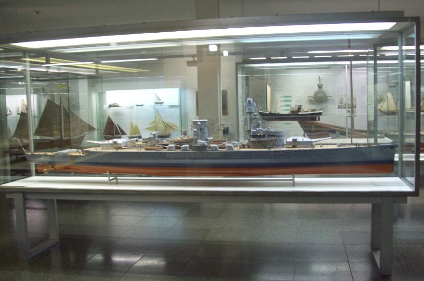 Макет боевого корабля "Deutschland"
Deutsches Museum (Германский Технический Музей, Мюнхен) 25.09.2010
