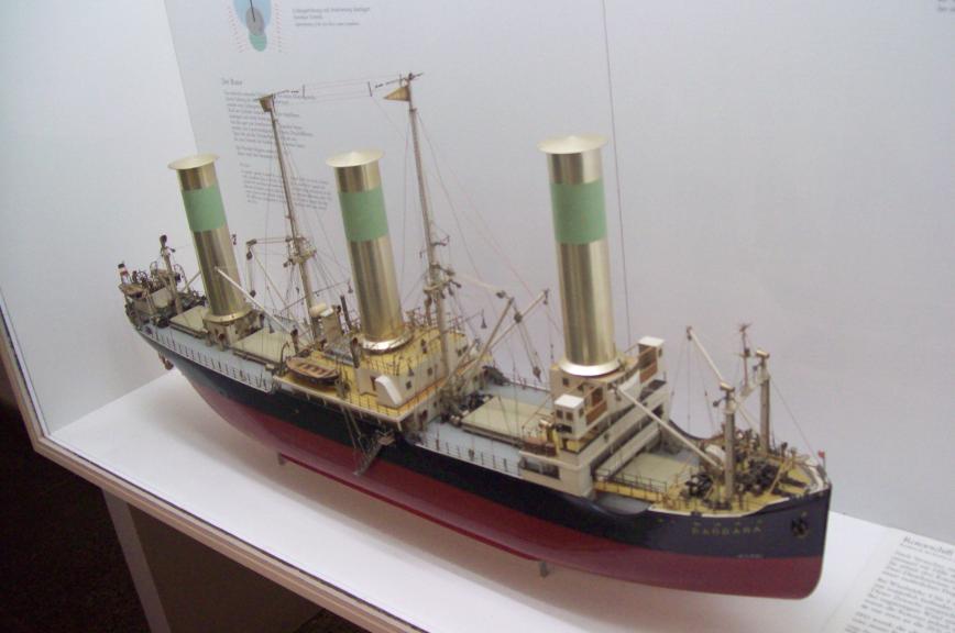 Макет роторного судна "Barbara" (1926 г. постр.)
Deutsches Museum (Германский Технический Музей, Мюнхен), 27.09.2010
