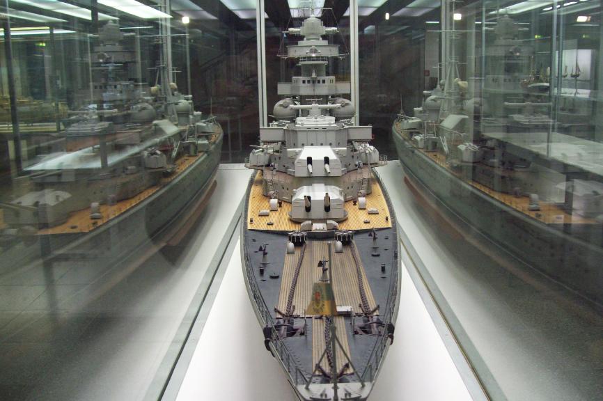 Макет тяжёлого крейсера "Admiral Hipper"(1939)
Deutsches Museum (Германский Технический Музей, Мюнхен), 27.09.2010 
