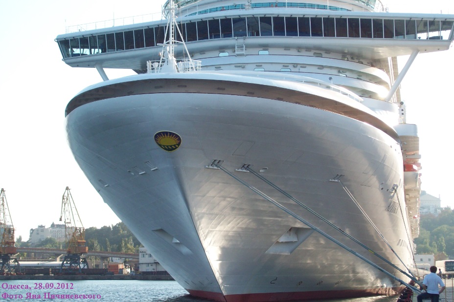 Круизный лайнер "Azura" (2010 г. постройки), компании P&O Cruises
Одесса, 28.09.2012
Ключевые слова: Круизный лайнер, MS, "Azura" (2010), Одесса, Одеса, Odessa, Odesa, 28.09.2012