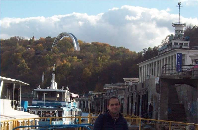Возле Речного Вокзала, Киев, 26.10.2015 
