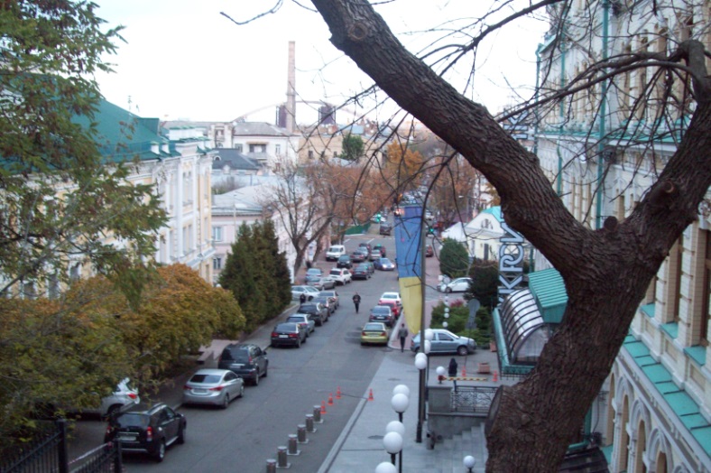 Вид с вулиці Боричів Тік, Київ, 26.10.2015
