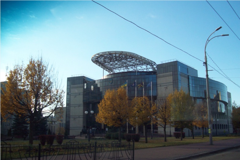Между площадью Победы и аэропортом "Киев" ("Жуляны")
Киев, 27.10.2015
