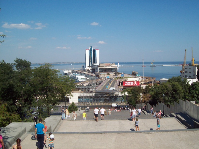 Потёмкинская Лестница. Морской вокзал
Одесса, 04.09.2016
