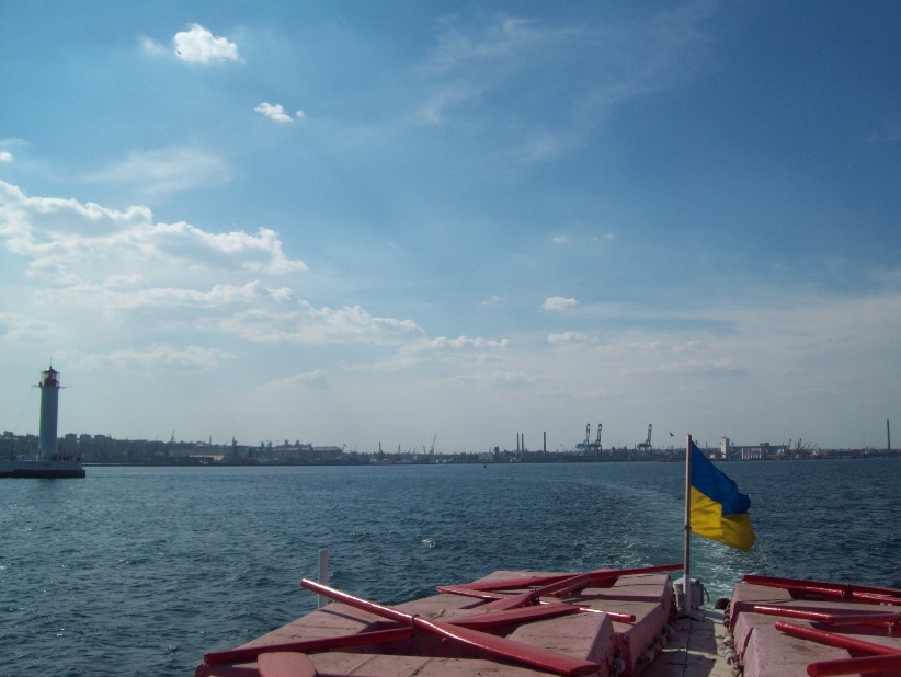 Воронцовский маяк. Панорама акватории порта
Морская прогулка на катере "?окогама". Одесса, 04.09.2016
