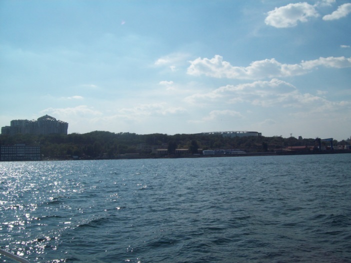 Вид с моря на Парк Шевченко и Ланжерон
Морская прогулка на катере "?окогама". Одесса, 04.09.2016
