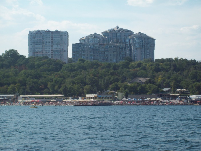 Вид с моря на Ланжерон
Морская прогулка на катере "?окогама". Одесса, 04.09.2016
