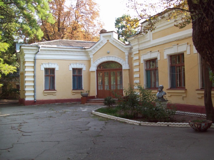 В старом парке санатория "Аркадия" на Французском Бульваре
Одесса, 07.09.2016
