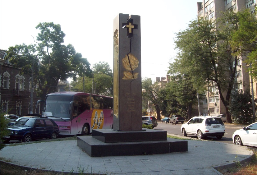 Памятник жертвам Голодомора 1932-1933 гг
Лидерсовский бульвар, центр. часть города. Одесса, 13.09.2016
