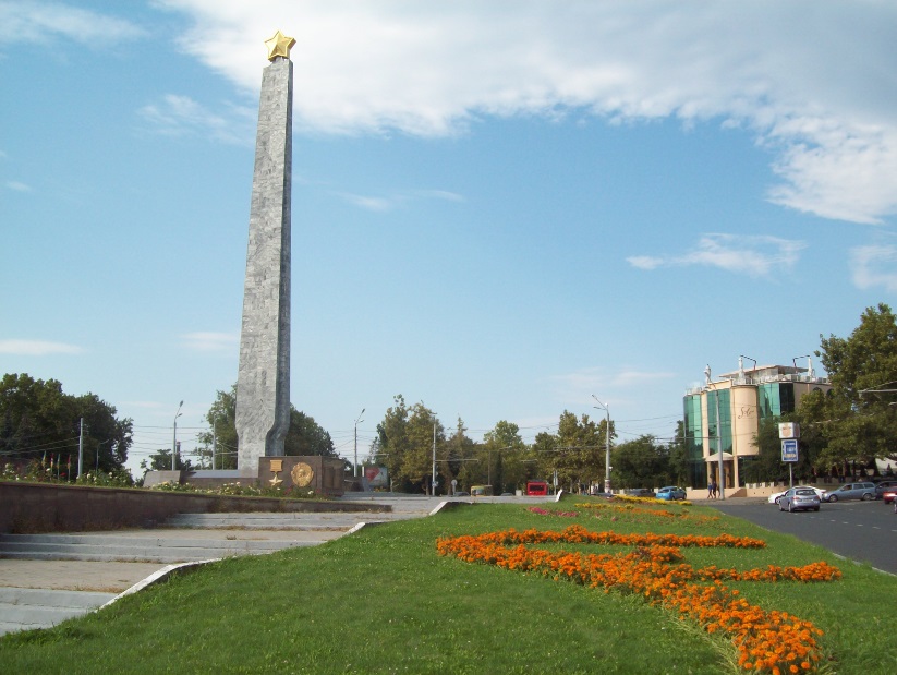 Обелиск "Городу-Герою Одессе" (1983-1984 гг возведения)
Площадь 10 Апреля. Регион 'большой' Аркадии. Одесса, 08.09.2017
