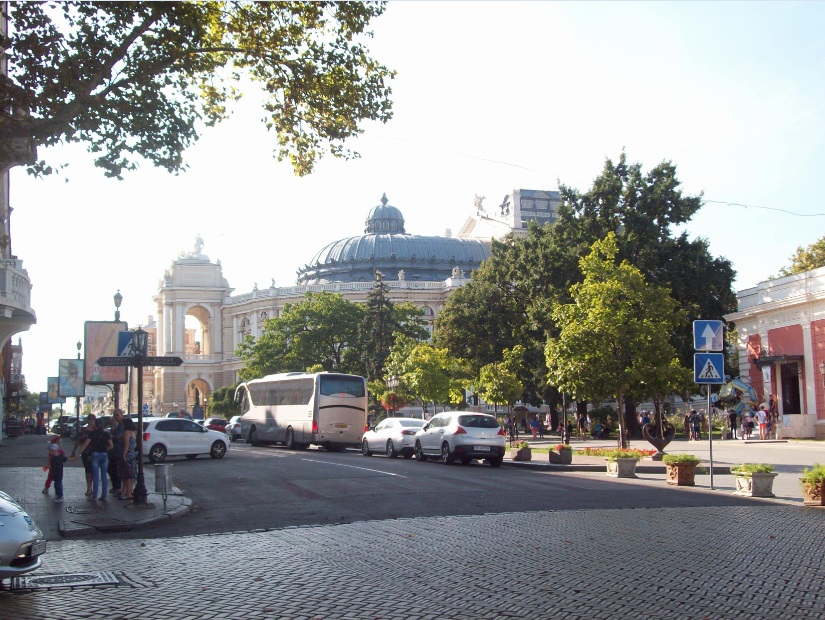 В нижній частині вулиці Ланжеронівській
У центральній частині міста, Одеса, 09.09.2017
