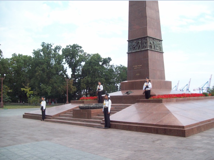 Меморіал Невідомому Матросу, Вічний Вогонь
Парк Шевченка, Одеса, 10.09.2017

