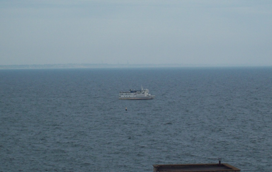 Катамаран "Хаджибей". Шторм на Чорному морі
Вид на море з площі Меморіалу Невідомому Матросу. Парк Шевченка, Одеса, 10.09.2017

