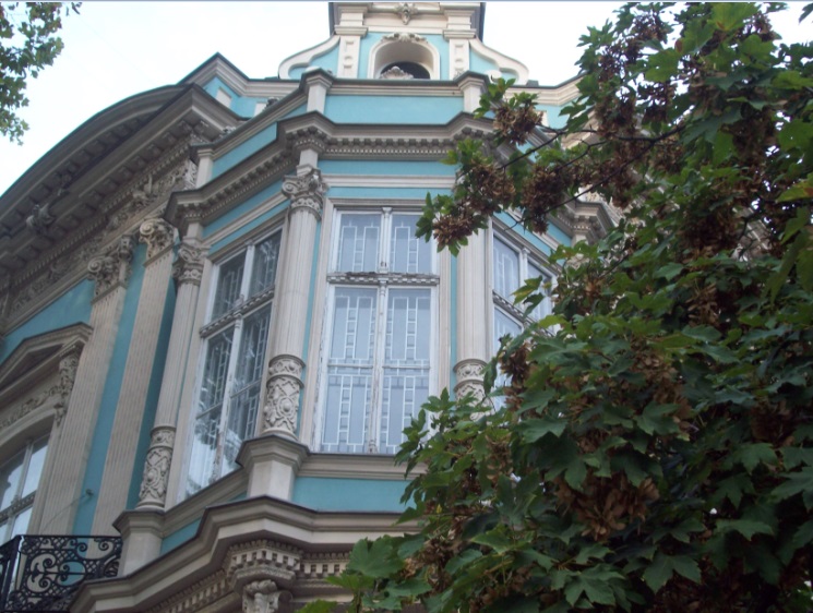 На ул. Пушкинской (бывш. ?тальянской)
В центральной части города. Одесса, вечером, 12.09.2017
