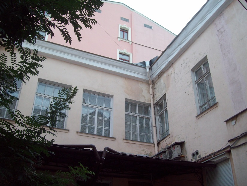 Квартира (ныне - музей) в доме на ул. Пушкинской (бывш. ?тальянской), в котором жил в Одессе А.С.Пушкин
Одесса, вечером, 12.09.2017
