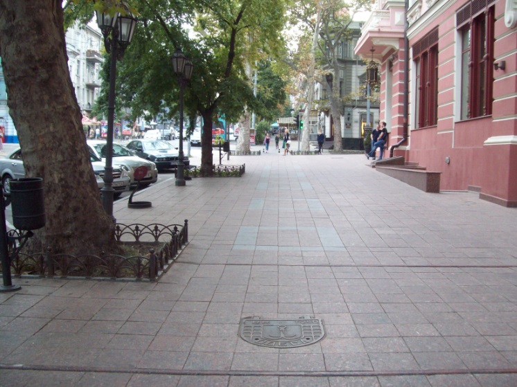 На ул. Пушкинской (бывш. ?тальянской). Одесса, вечером, 12.09.2017
