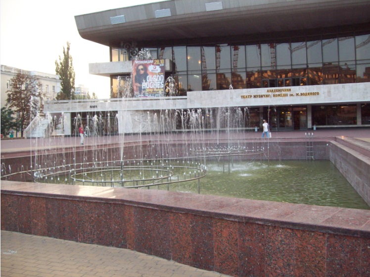 Театр Музыкальной Комедии
В центральной части города. Одесса, вечером, 13.09.2017
