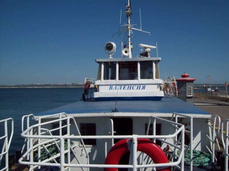 На борту катера "Валенсия"
У причала Морвокзала. Одесса, днём, 14.09.2017
Фото Яна Пичиневского
Ключевые слова: Катер "Валенсия", "Варна", "Валенсия", MS "Valensiya", "Valensiya", kater, Odessa, Odesa, Одесса, Одеса