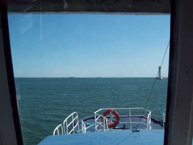Вид на Воронцовский маяк в сторону открытого моря
Спец. морская прогулка на катере "Валенсия". Одесса, 14.09.2017
