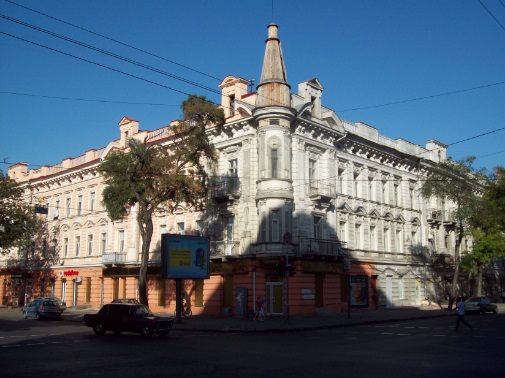 На перехресті вулиць Малій Арнаутській і Катерининської
Центральна частина міста. Одеса, 17.09.2017
