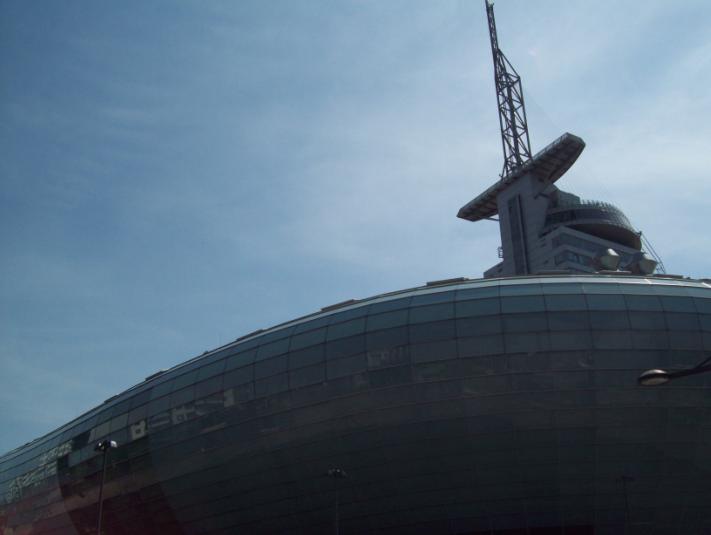 В центре города. Бремерхафен, 25.06.2019
Klimahaus Bremerhaven (Музей климатических зон планеты) и гостиница "Atlantic"
