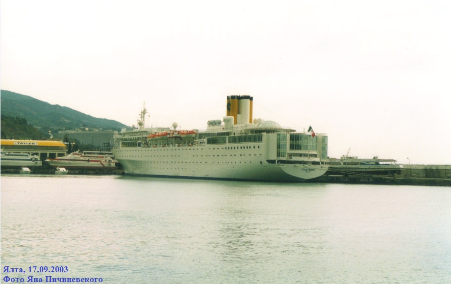 Круизный лайнер "Costa Marina"
Ялта, 17.09.2003
Ключевые слова: "Costa Marina", Ялта, Jalta, Yalta, 17.09.2003, 2003
