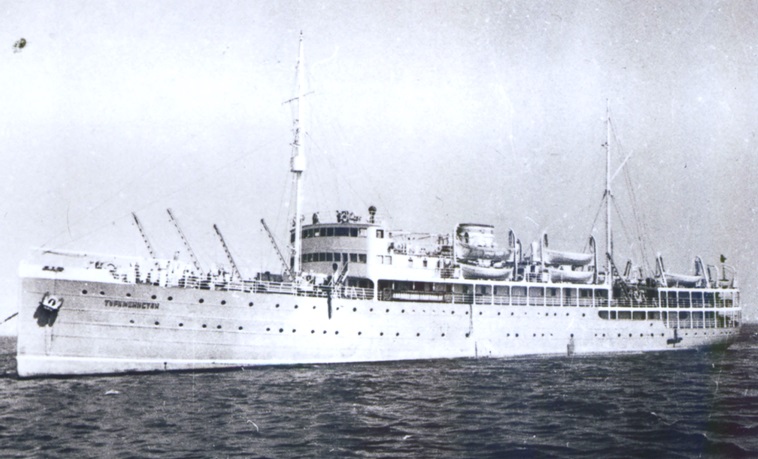 Теплоход "Туркменистан" 
Фото сделано между 1945 и 1970 гг
Ключевые слова: Теплоход "Туркменистан" , Теплоход, "Туркменистан", MS, "Turkmenistan"